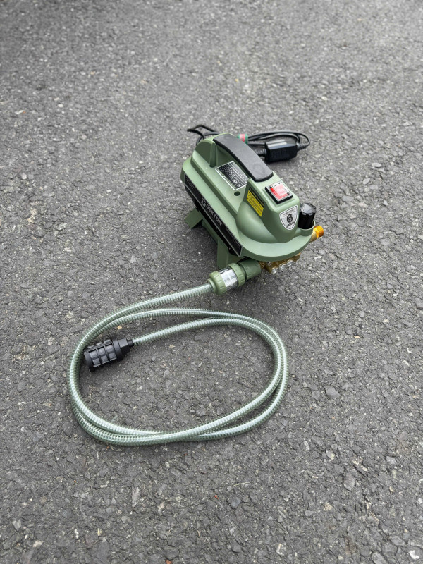 Máy Xịt Rửa Xe Mini Dekton DK-CWR2200XPRO 