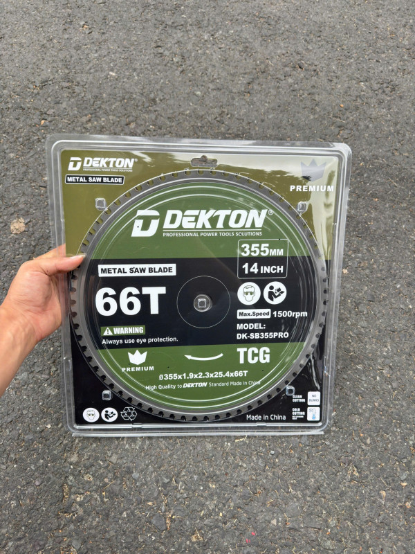 Máy cắt hợp kim 355mm DEKTON  DK-CHK355XBL, không chổi than