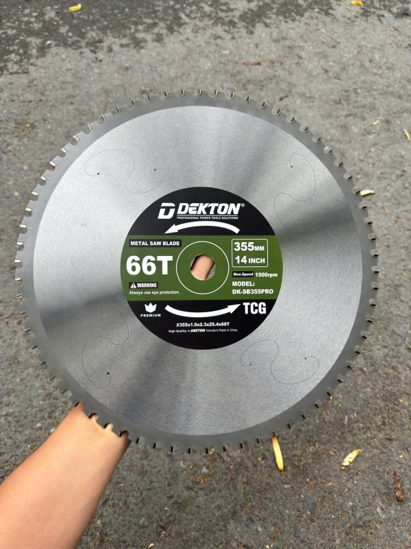 Máy cắt hợp kim 355mm DEKTON  DK-CHK355XBL, không chổi than