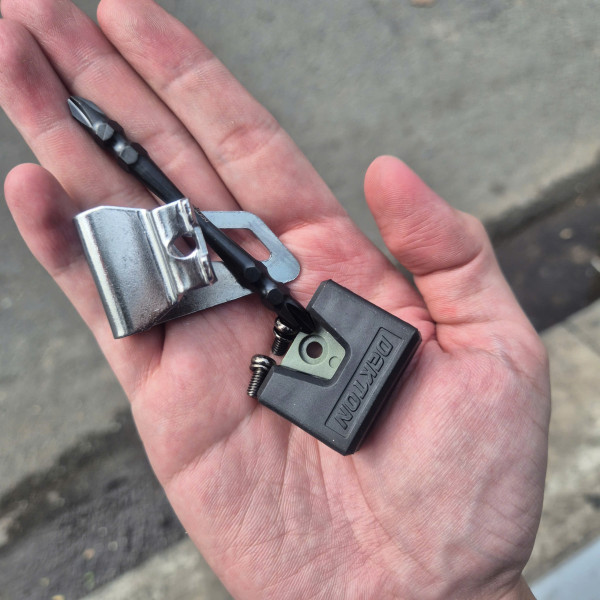 Máy chuyên vít 21V Dekton M21-CV250XPRO (Thân máy)