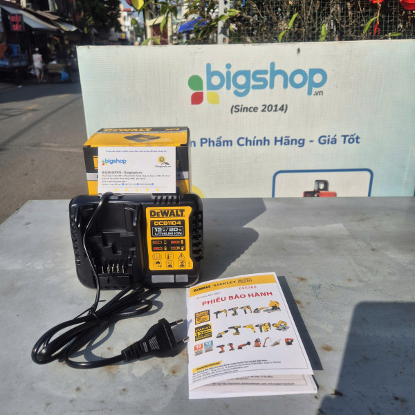Bộ sạc pin đa năng DeWALT DCB1104-B1 (12V/20V)