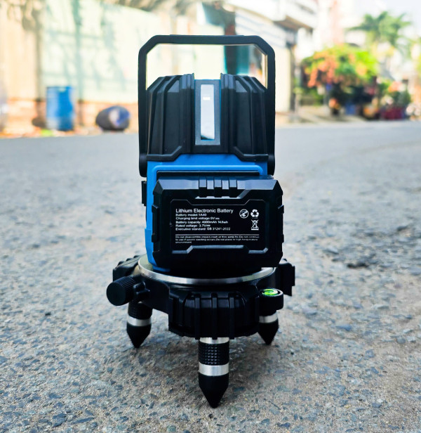 Máy cân mực Laser 5 tia xanh 4000mAh Classic CLA-421G