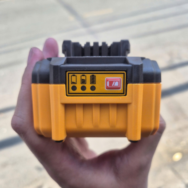 Bộ 2 pin 4.0Ah FBLI20021 và 1 đầu sạc FCLI2001 dùng pin 20V INGCO FBCPK1424