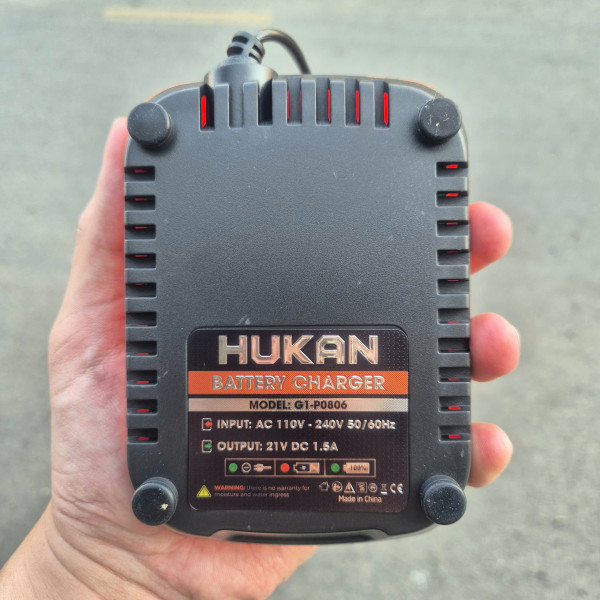 Bộ pin 8.0Ah-5C và sạc 1.5Ah (Gen 1) HUKAN G1-P0806