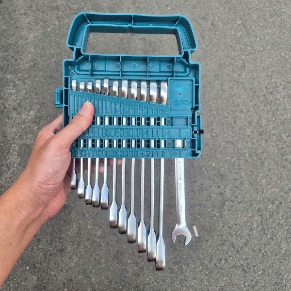 Bộ 24 cờ lê miệng vòng xoay chiều 8-19mm TOTAL THT103RK246