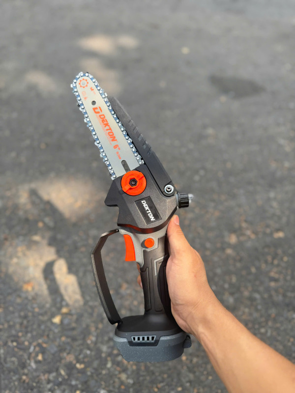 Thân máy cưa xích 6 inch dùng pin 21V DEKTON M21-CX06CP