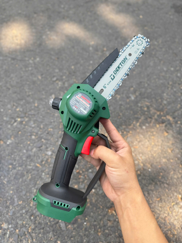 Thân máy cưa xích 6 inch dùng pin 21V DEKTON M21-CX06CP