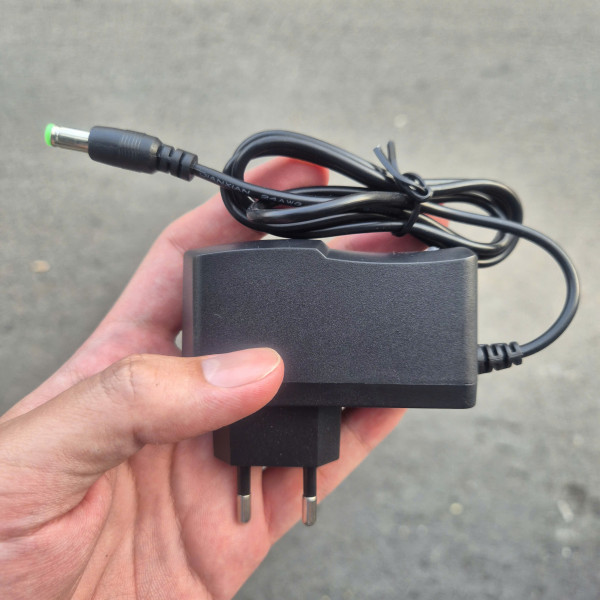 Máy cân bằng laser 5 tia xanh AMAXTOOLS ALZ-6651