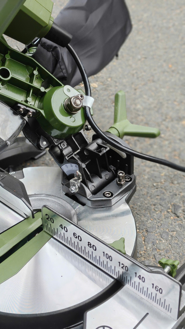 Máy cắt nhôm gỗ đa năng DEKTON DK-CN210XPROMAX – CS 1450W