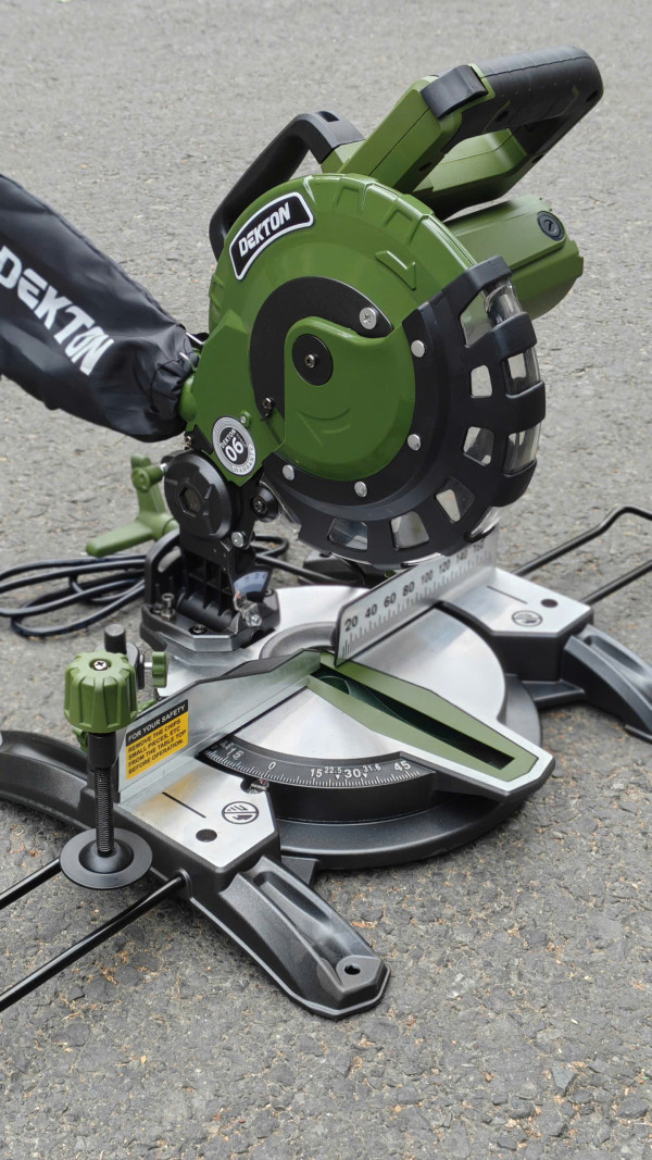 Máy cắt nhôm gỗ đa năng DEKTON DK-CN210XPROMAX – CS 1450W