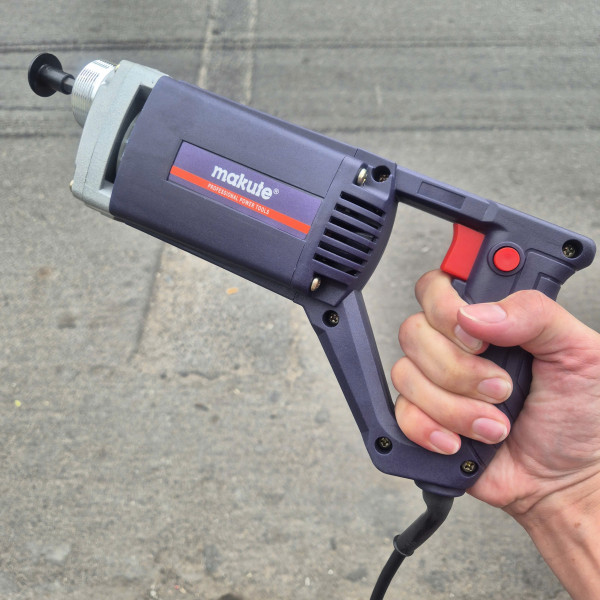 Máy đầm dùi MAKUTE CV002 (CS 800W, dây đầm 1.5m)