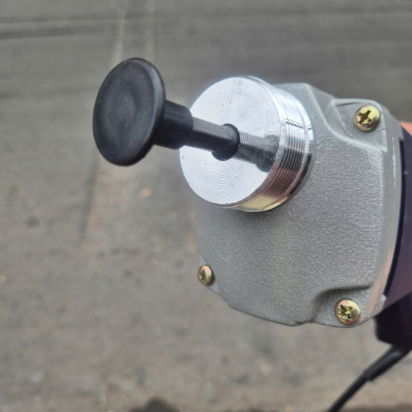 Máy đầm dùi MAKUTE CV002 (CS 800W, dây đầm 1.5m)