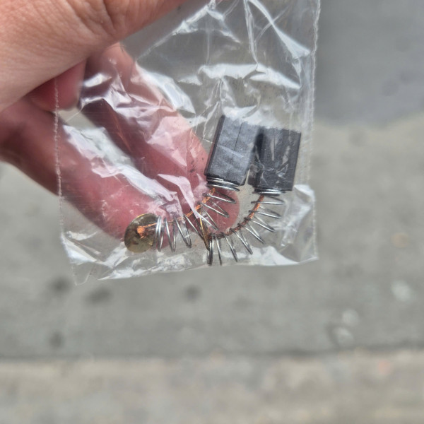 Máy đầm dùi MAKUTE CV002 (CS 800W, dây đầm 1.5m)