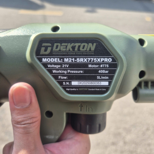 Máy xịt rửa xe dùng pin 21V DEKTON M21-SRX775XPRO - Thân máy