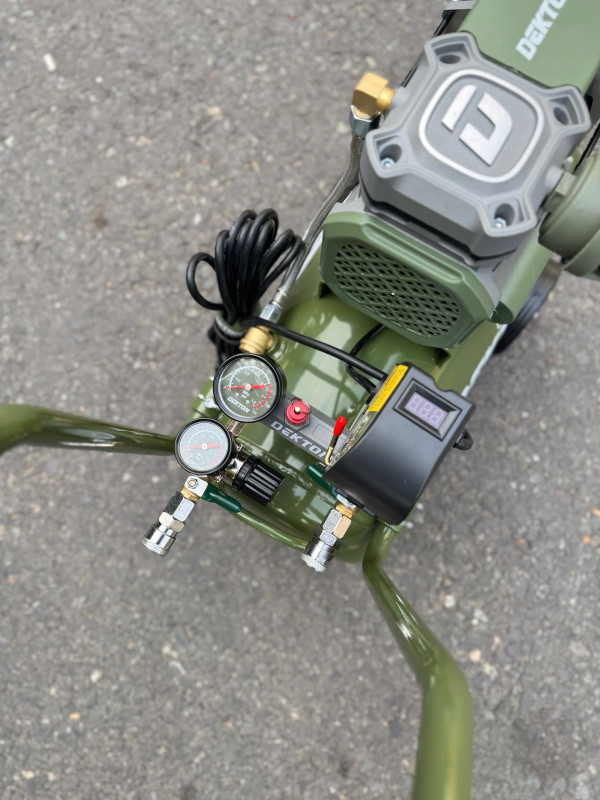 Máy nén khí không dầu 23L DEKTON DK-AC3925XPLUS (CS 1350W)