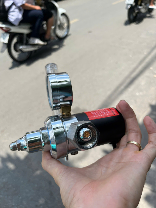Đồng hồ khí CO2/220V của máy hàn Mig Riland RL-M-DHK03