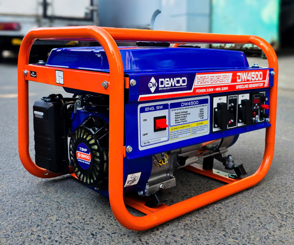 Máy phát điện chạy xăng 3.2KW Dewoo DW4500