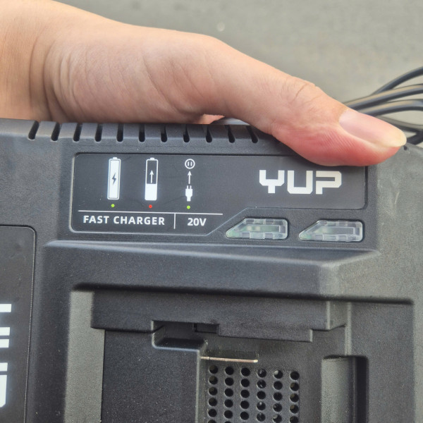 Sạc Pin YUPAI YP20-CH40A (20V/4.0Ah)