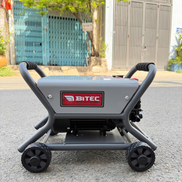 Máy xịt rửa xe BITEC BT3535G (Công suất 3500W)