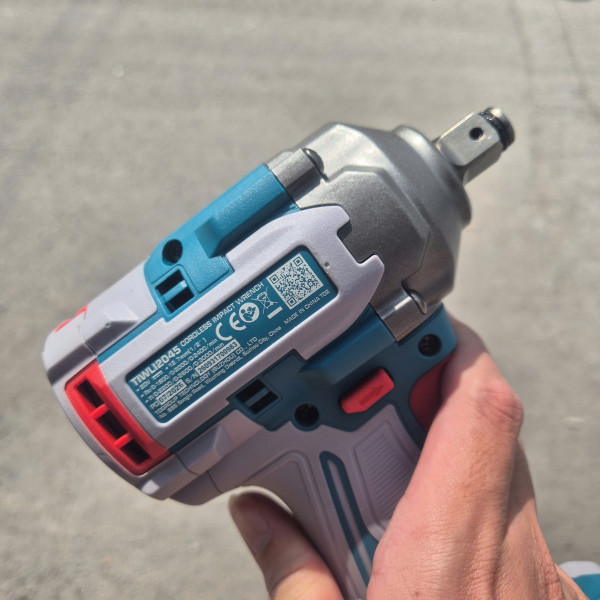 Máy siết bulong dùng pin 20V TOTAL TIWLI2045 (Lực siết 405Nm) - 2 pin 2.0Ah và sạc