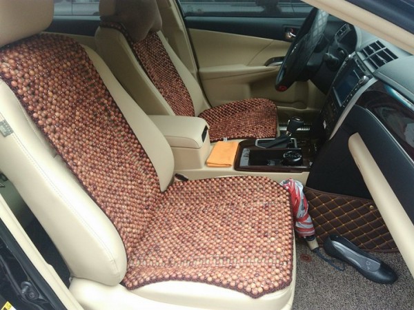 Lót ghế ô tô bằng hạt gỗ hương HGV01 (có viền hạt 1,2cm)