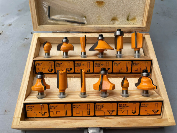 Bộ 12 mũi phay gỗ 6.3mm - 1/2 Inch INGCO AKRT12141