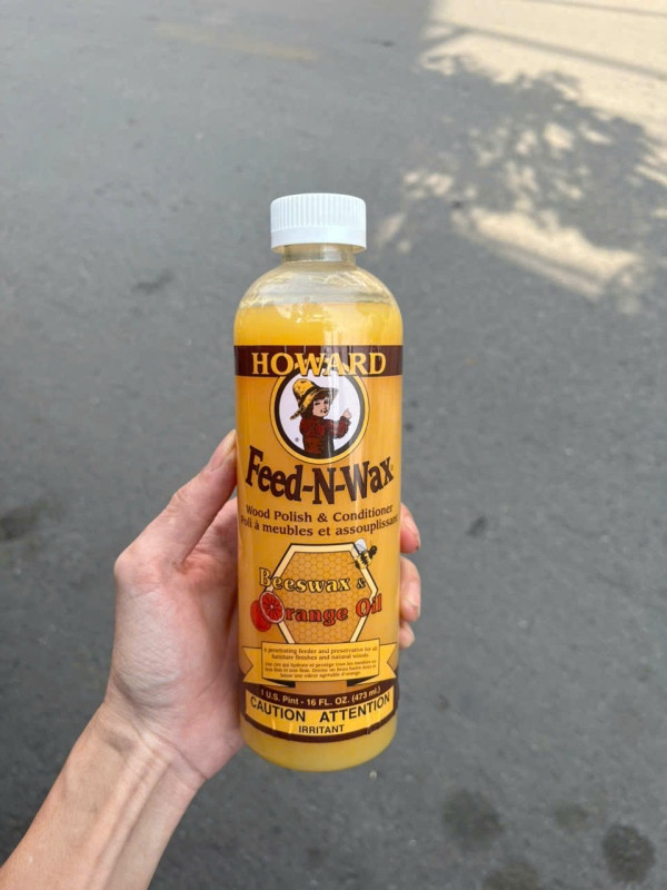 Kem làm bóng và dưỡng ẩm cho đồ gỗ nội ngoại thất Howard FW0016 ( 473ml )