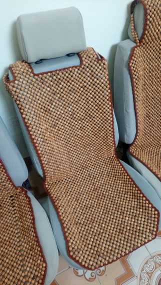 Lót ghế ô tô hạt gỗ Hương mộc Khoác Vai kết diềm 1,2cm DHG10