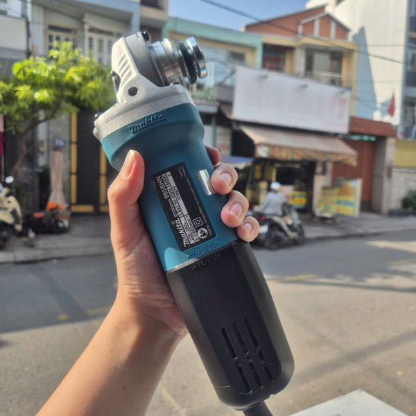 Máy mài góc Makita 9556HN 100mm, 840W (Công tắc trượt)
