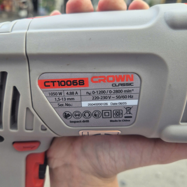 Máy khoan động lực CROWN CT10068, 1050W