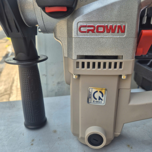 Máy khoan búa 1100W Crown CT18101