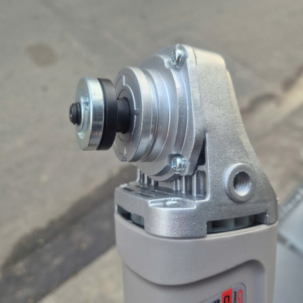 Máy mài góc 860W Crown CT13288, 100mm, công tắc bóp