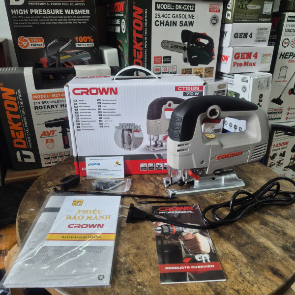 Máy cưa lọng Crown CT15189, CS 710W