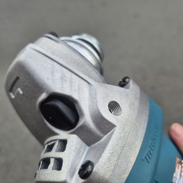 Máy mài góc MAKITA 9553B (100mm, 710W, công tắc đuôi)