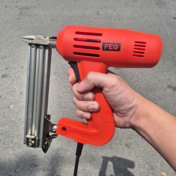 Máy bắn đinh bằng điện FEG EGP-30T (CS 1850W)