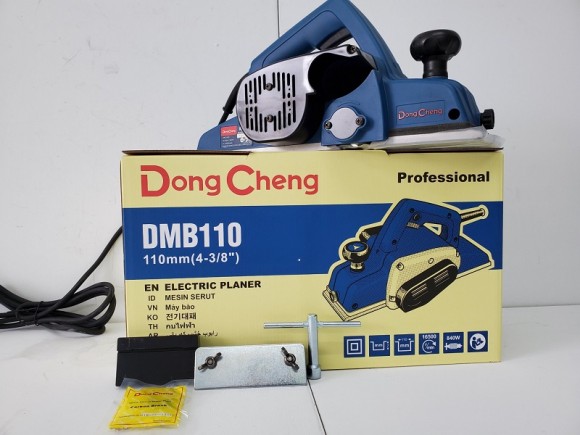 Máy bào gỗ DongCheng DMB110, cs 840W