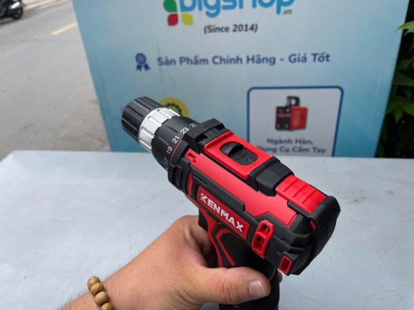 Máy khoan Pin KENMAX KM12V  ( 2 pin 1.5Ah, sạc)