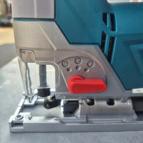 Máy cưa lọng Total TS2081006, CS 800W