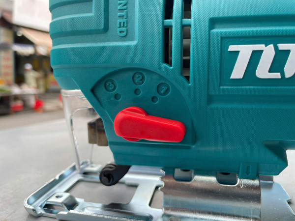 Máy cưa lọng TOTAL TS206656, cs 570W
