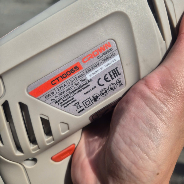 Máy khoan tường 600W Crown CT10065, 13mm