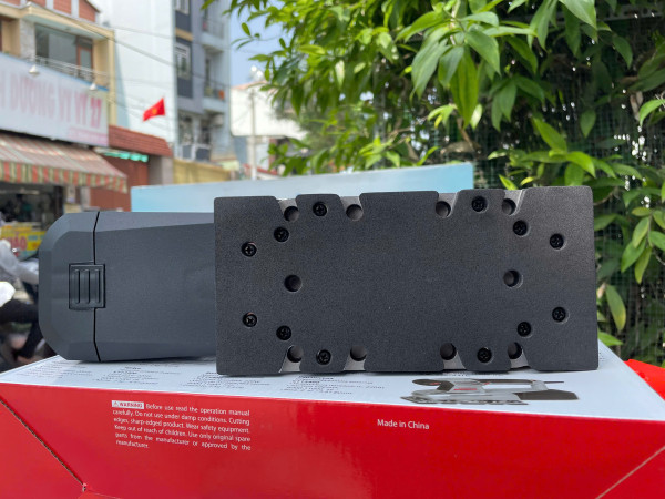 Máy chà nhám rung Crown CT 13400