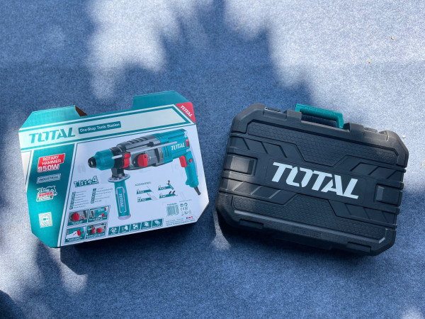 Máy khoan búa Total 950W mã TH309288