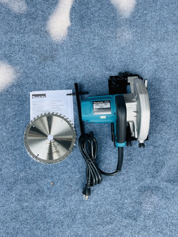 Máy cưa đĩa 1050W Makita M5801B 185mm