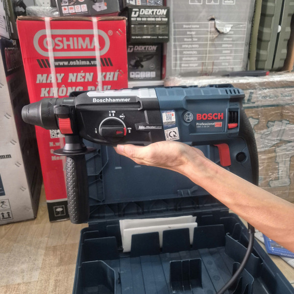 Máy khoan đục bê tông BOSCH GBH 2-28 DV (CS 820W)