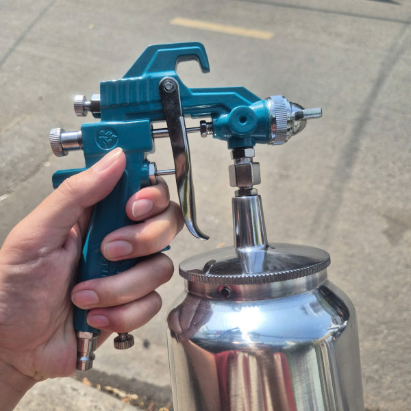 Súng phun sơn 1000CC TOTAL TAT11005