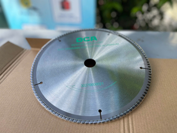 Lưỡi cắt nhôm 120 răng DCA, Lỗ cốt  25.4mm x250mm