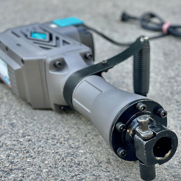 Máy đục bê tông 30Ly CLASSIC CLA8079A, CS 1700W