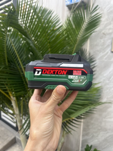 Pin Dekton 21V, 4Ah mã M21-B4000Plus - Loại tốt 