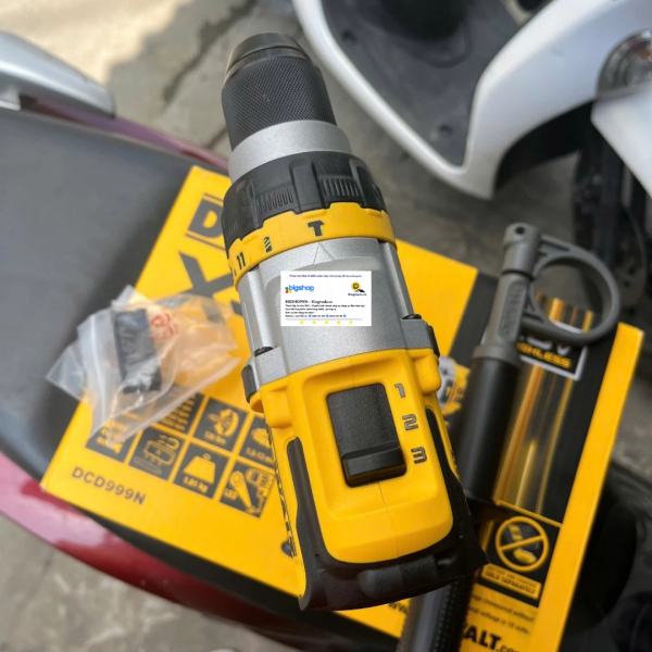 Máy khoan pin 20V DEWALT DCD999N-B1 - Thân máy (Lực siết 126Nm)