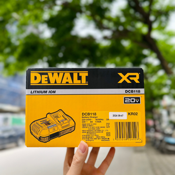 Bộ sạc pin đa năng DeWALT DCB118-KR (18V/54V )